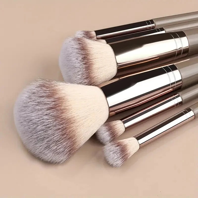 Soft Synthetic Makeup Brush Set For Face And Eyes